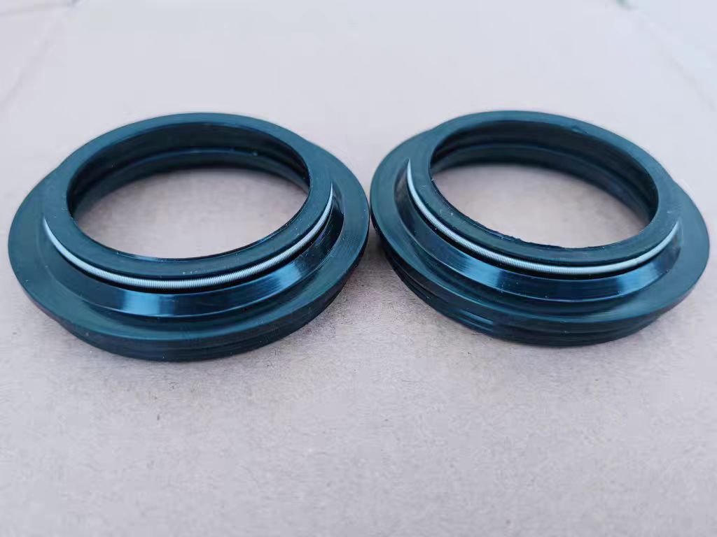 Nowy uszczelniacz olejowy i os – Fork Oil Seal recenzja i cena